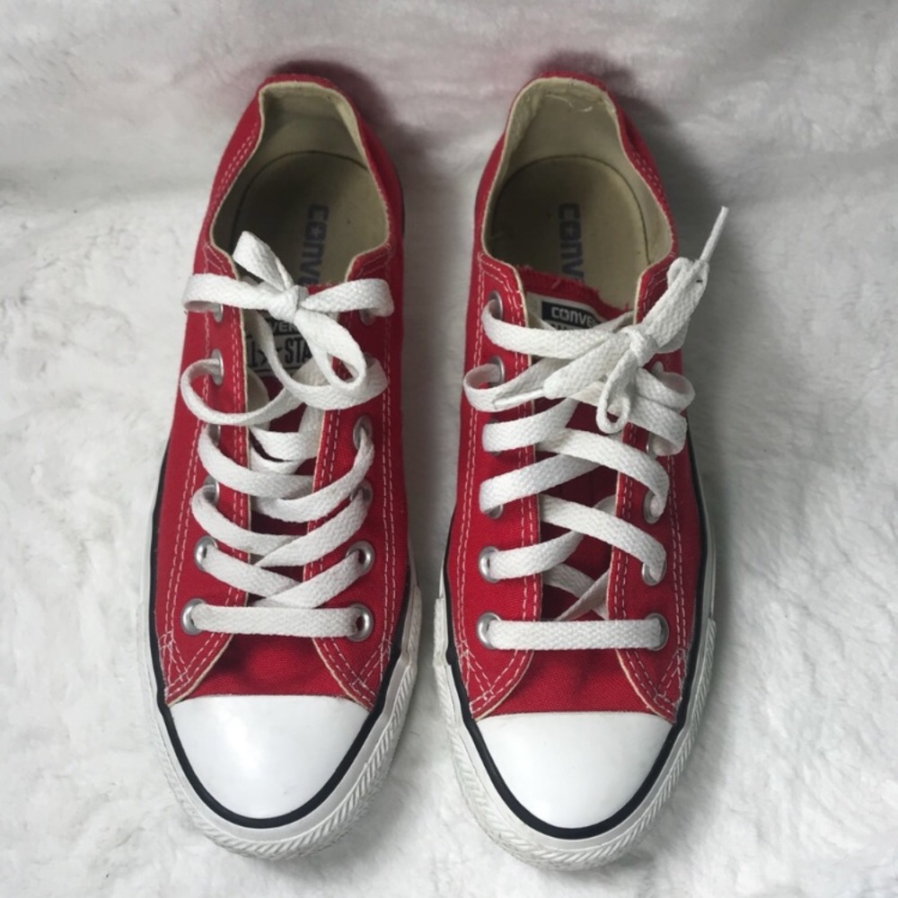 Red Converse ✨